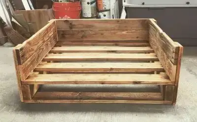 Ahşap Palet Evcil Hayvan Yatağı
