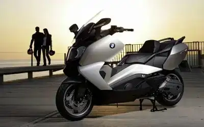 Maxi Scooter Motosikletler