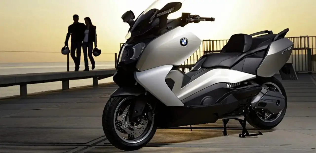 Maxi Scooter Motosikletler