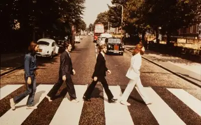 Abbey Yolu (Abbey Road) - Iain Macmillan