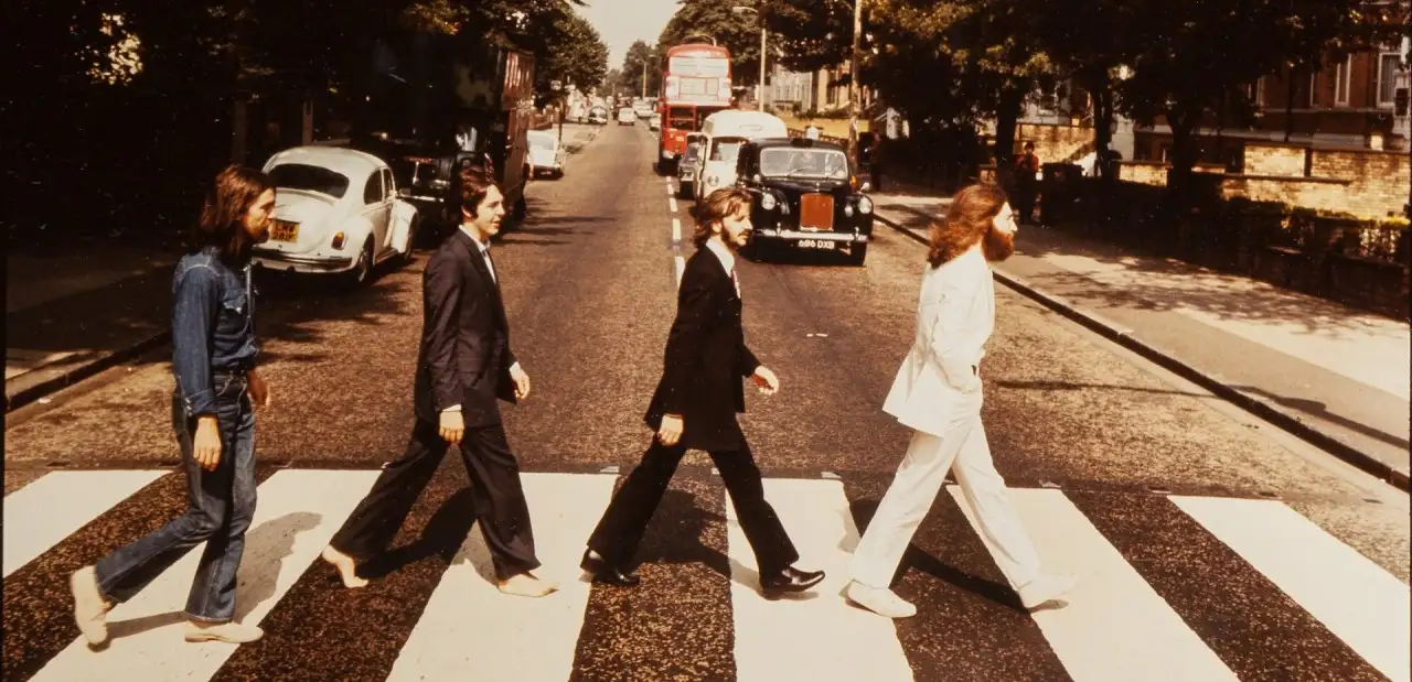 Abbey Yolu (Abbey Road) - Iain Macmillan