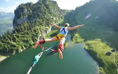 Bungee Jumping