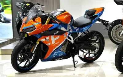CF Moto 250SR