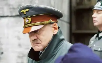 Çöküş (Der Untergang)