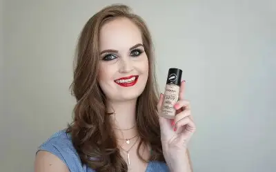 Deborah Milano 24 Ore Extra Cover 2-in-1 Fondöten