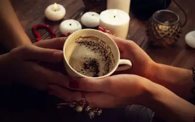 Forer Barnum Etkisi: Astrolojiye ve Fallara İnanmak Doğru Mu?
