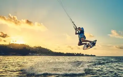 Uçurtma Sörfü (Kite Surfing)
