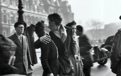 Le Baiser de l’Hotel de Ville - Robert Doisneau