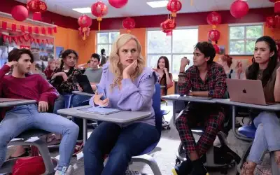 Liseye Dönüş (Senior Year)