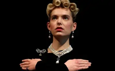 Marie Antoinette’in İnci Kolyesi