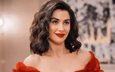 Nesrin Cavadzade
