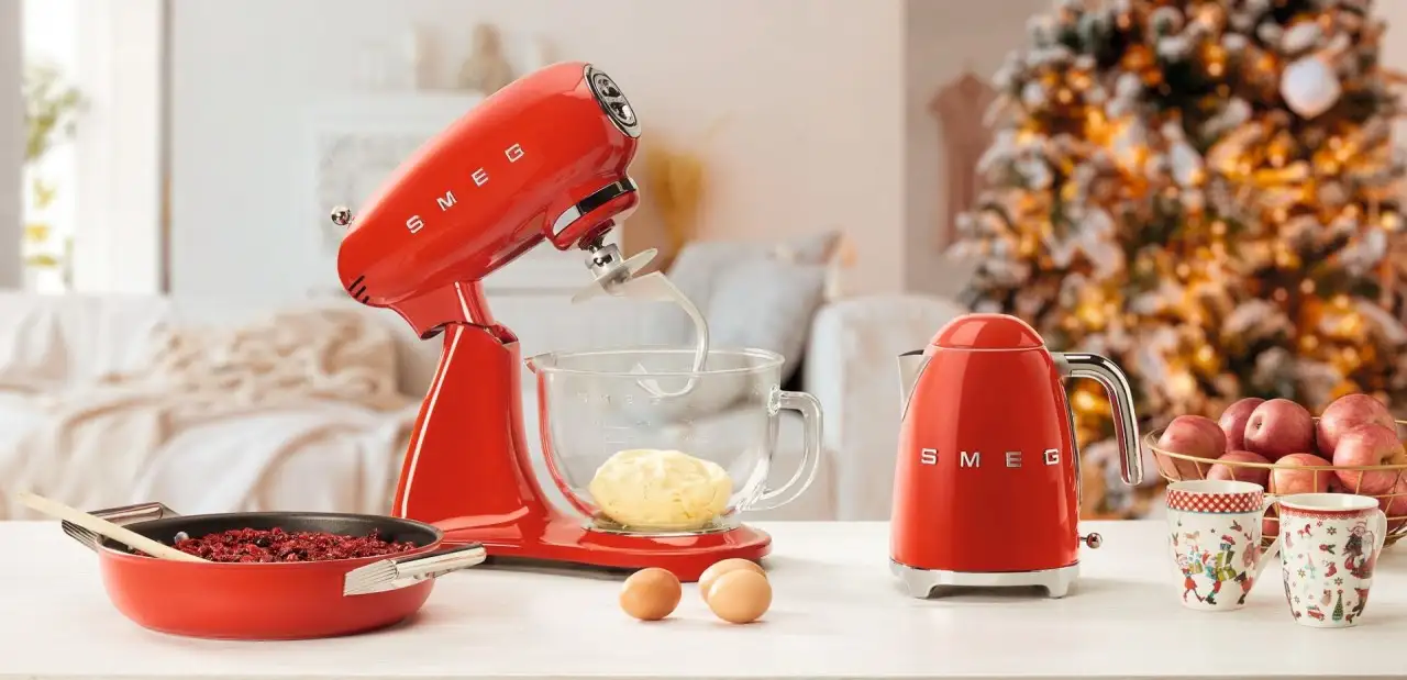 Smeg SMF03 Hamur Karıştırma Makinesi