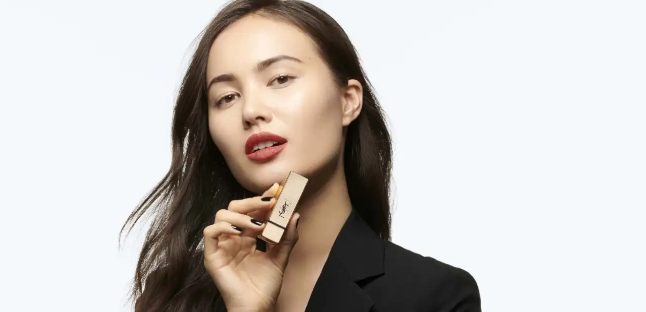 YSL Le Teint Touche Eclat Fondöten